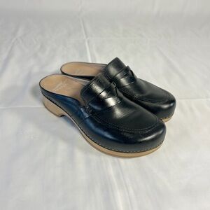 Dansko Bel Black Clogs, size 41.
